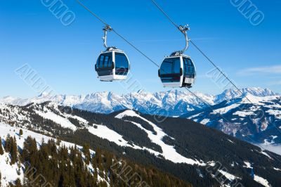 Cable car going to Schmitten