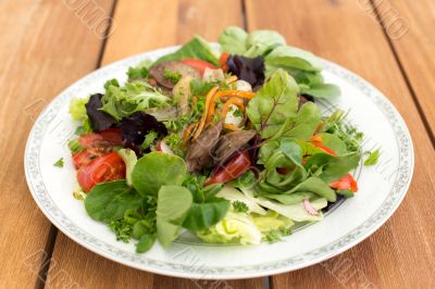 Mixed salad with liver