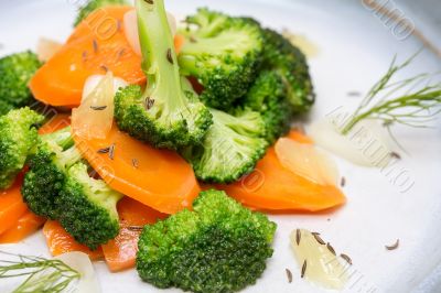 Broccoli carrot salad
