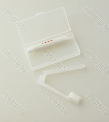 A portable tootbruch