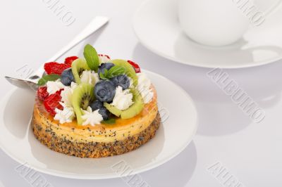 Cheese-cake, strawberry, blueberry and kiwi