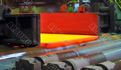 hot steel on conveyor 