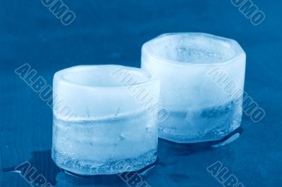 Ice glasses