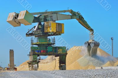 Heavy excavator loader 