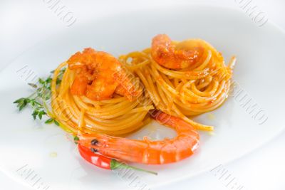 pasta and spicy shrimps