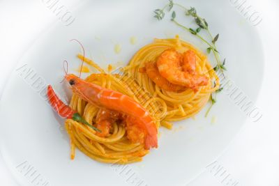 pasta and spicy shrimps