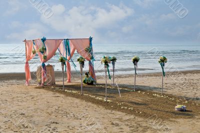 Flower decoration at the beach wedding venue