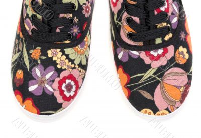 black sneakers with floral pattern i