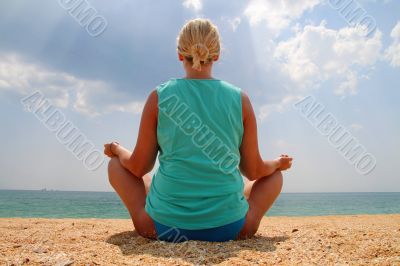 Yoga at the seashore