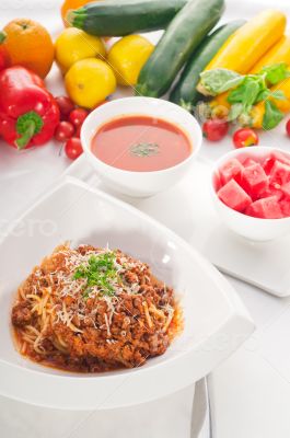 spaghetti pasta with bolognese sauce