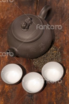 chinese green tea pot and cups