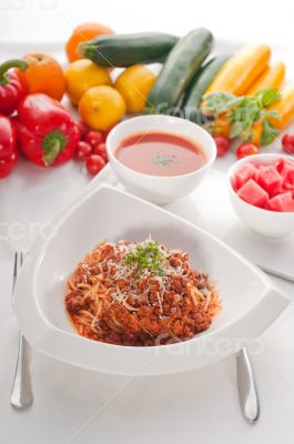 spaghetti pasta with bolognese sauce