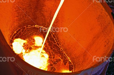 Pouring of liquid metal