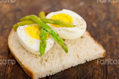 asparagus and eggs