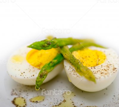 asparagus and eggs