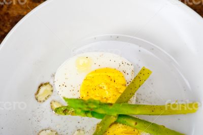 asparagus and eggs