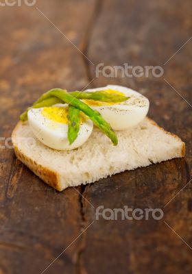 asparagus and eggs