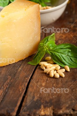 Italian basil pesto ingredients