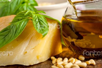 Italian basil pesto ingredients