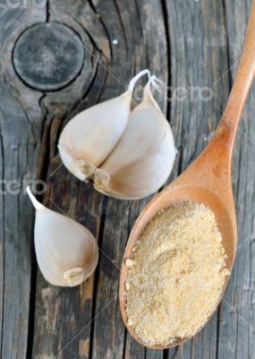 garlic cloves, bulb and powder 