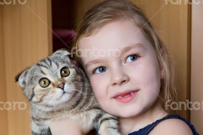 Girl with grey kitty
