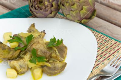 Stewed artichoke with potatoes