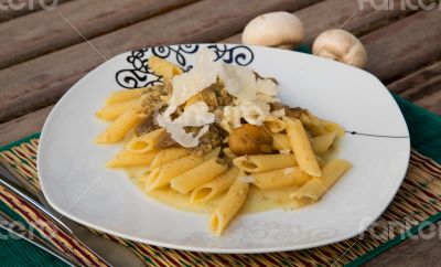 Pasta with mushrooms and parmesan