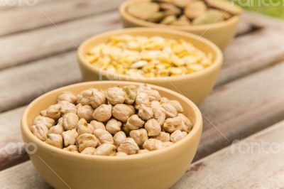 Dried chick-peas in the clay dish