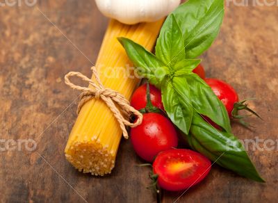 Italian spaghetti pasta tomato and basil