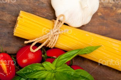 Italian spaghetti pasta tomato and basil