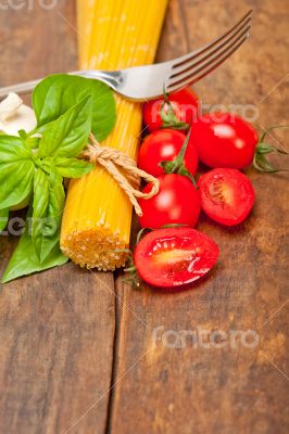 Italian spaghetti pasta tomato and basil