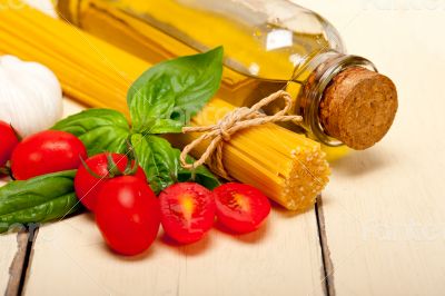 Italian spaghetti pasta tomato and basil