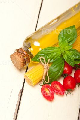 Italian spaghetti pasta tomato and basil