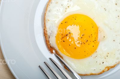 egg sunny side up
