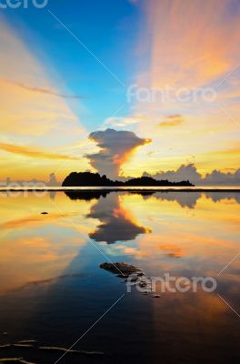 Sunrise at Hat Sai Ri beach in Chumphon
