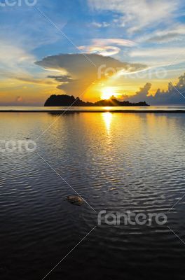 Sunrise at Hat Sai Ri beach in Chumphon