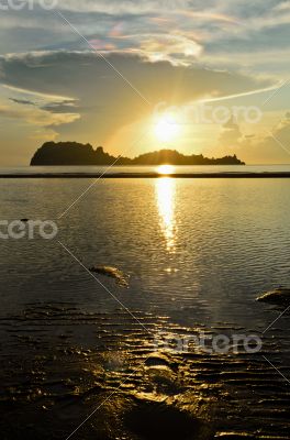 Sunrise at Hat Sai Ri beach in Chumphon