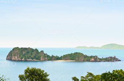 High viewpoint Ko Maphrao island in the ocean
