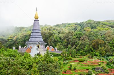 Phra Mahathat Napapolphumisiri pagoda