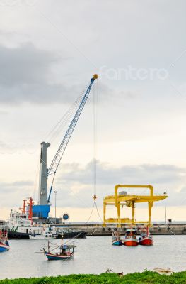 Harbor crane