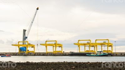 Harbor crane