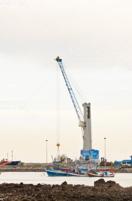 Harbor crane