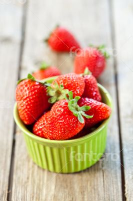 bowl with fresh strawberries 