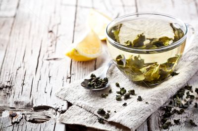cup of green tea and lemon