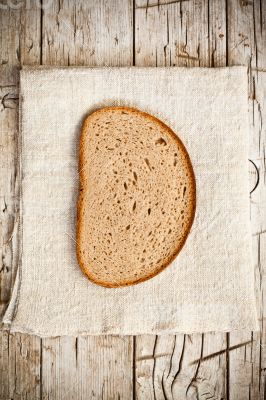 slice of rye bread 