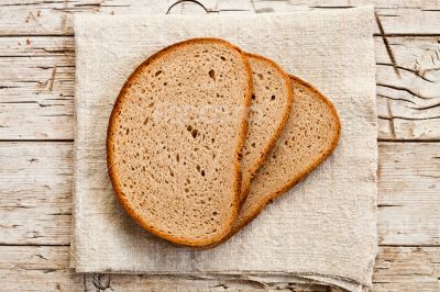 slices in rye bread 