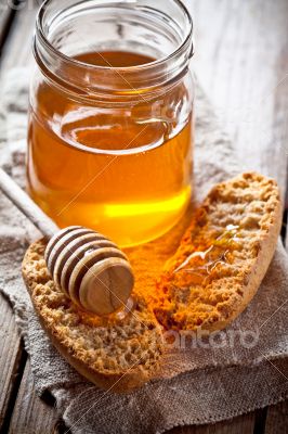 crackers and honey