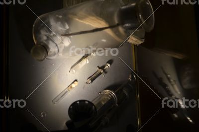 Rudimentaru syringe