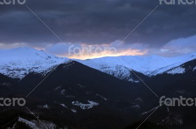 Winter evening mountain plateau landscape (Carpathian, Ukraine)