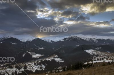 Winter evening mountain plateau landscape (Carpathian, Ukraine)